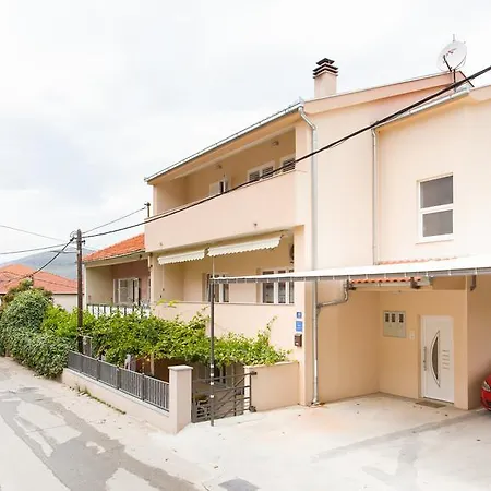 Gazo Apartment